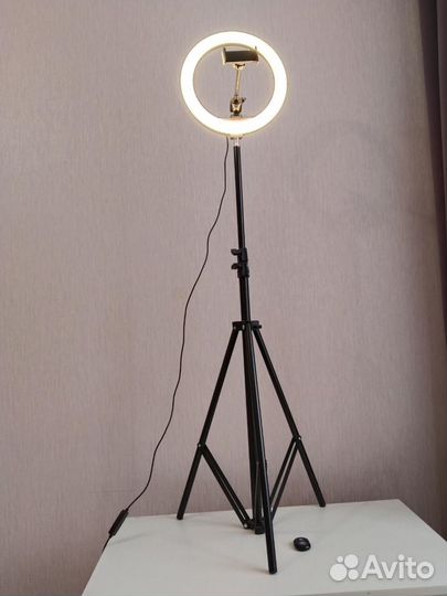 Светодиодная кольцевая лампа