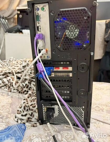 Игровой компьютер с монитором