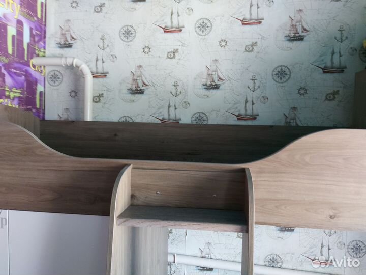 Кровать двухьярусная