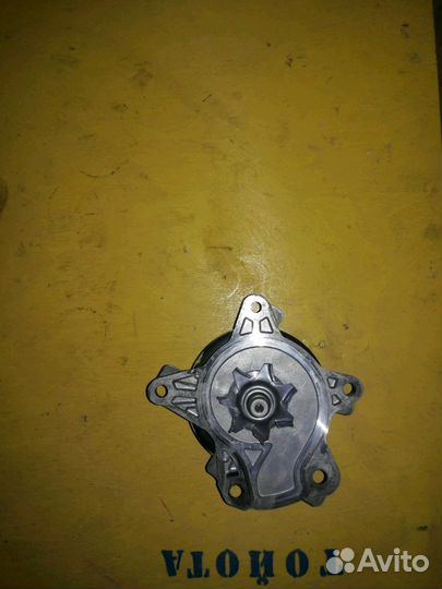 Помпа на тойота королла