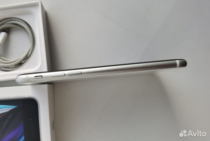 iPhone SE (2020), 128 ГБ