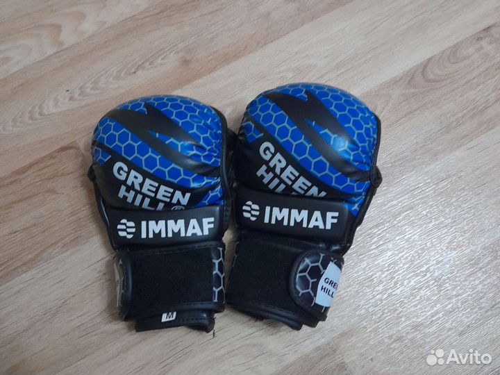 Перчатки для MMA