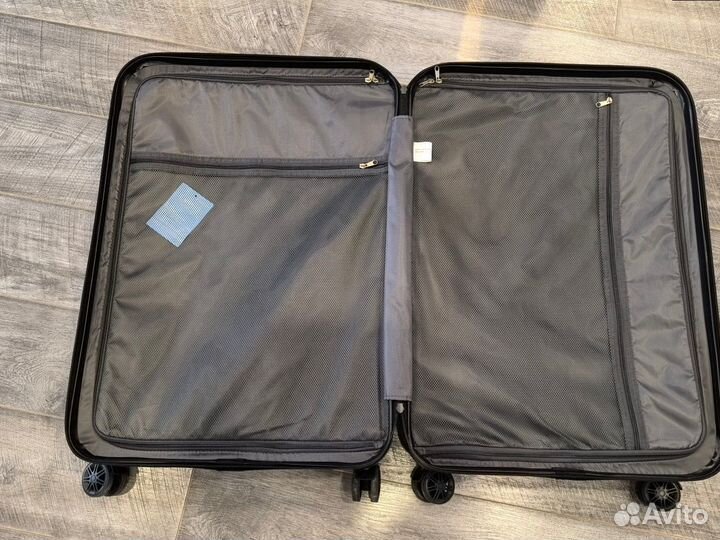 Чемодан на колесах большой l