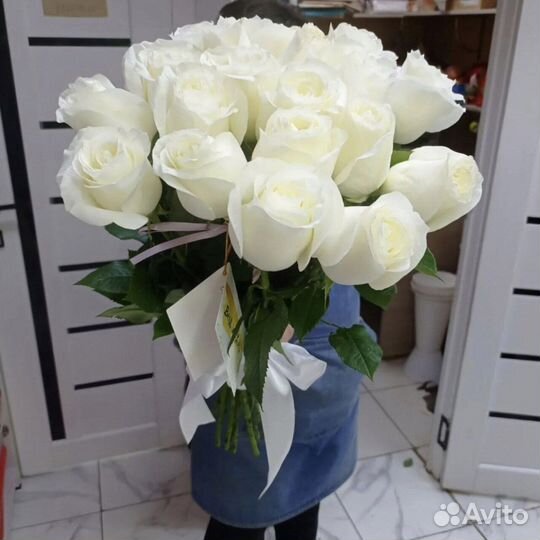 101 белая роза и 51 роза с доставкой в Пензе