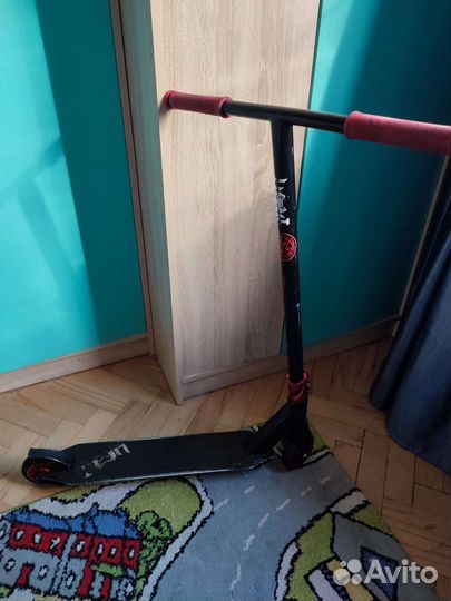 Трюковой самокат Limit