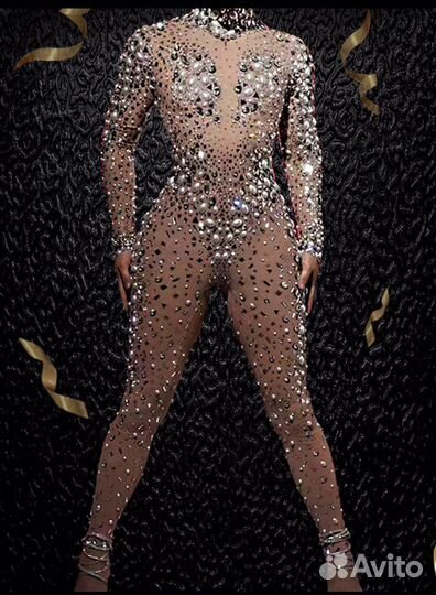 Комбинезон в стразах и камнях (новый)