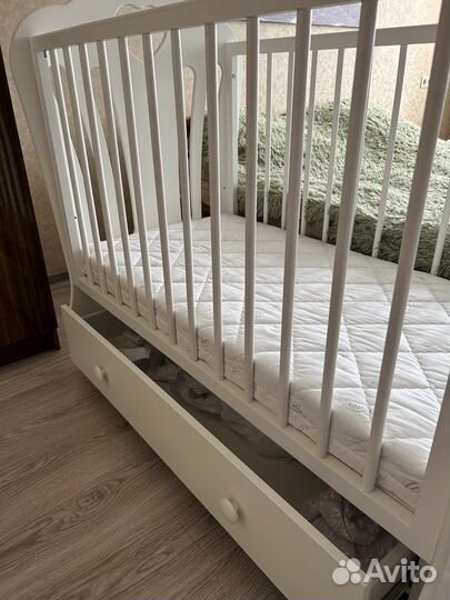 Деткая кроватка для новорожденных