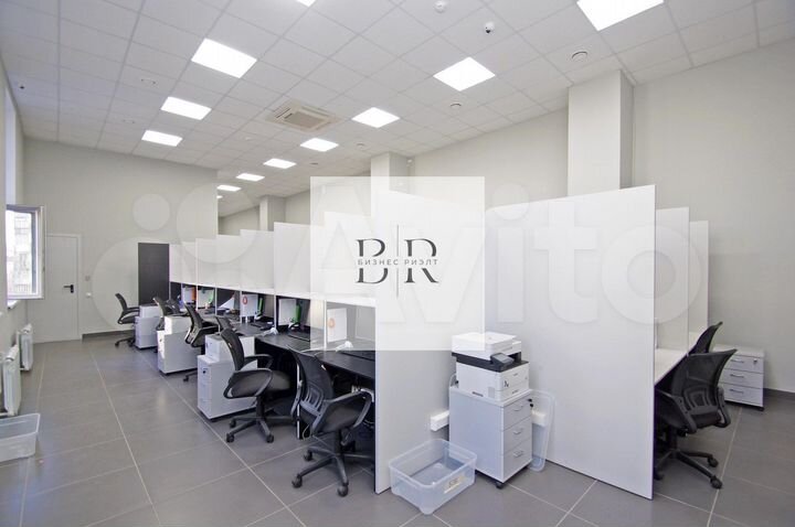 Офис Салон Услуги Центр Красный путь Вода, 141 м²