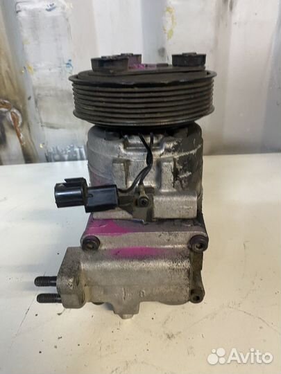 Компрессор кондиционера Hyundai Starex H1