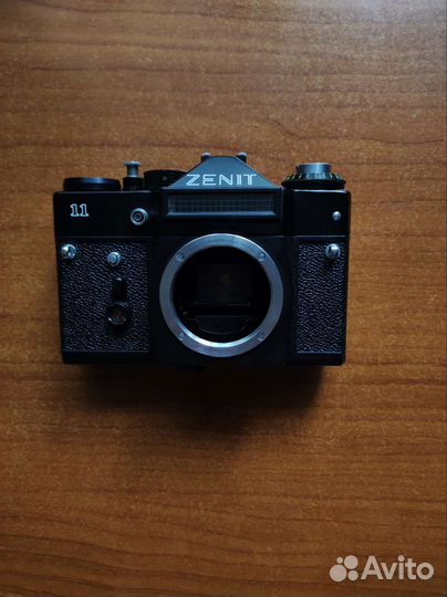 Плёночный фотоаппарат Zenit 11 на запчасти