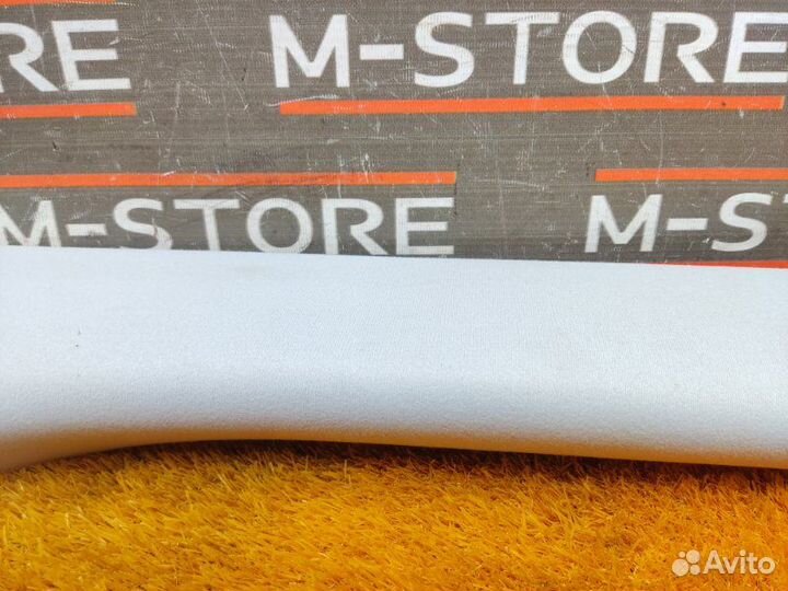 Обшивка стойки передняя правая Mercedes-Benz