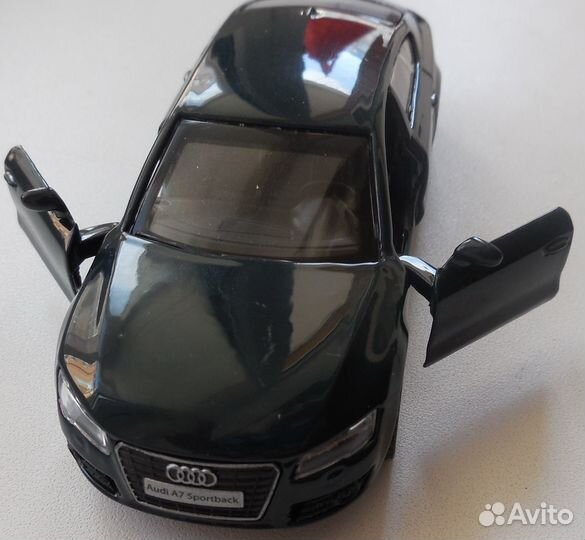 Металлическая машинка Audi A7 - уменьшенная копия
