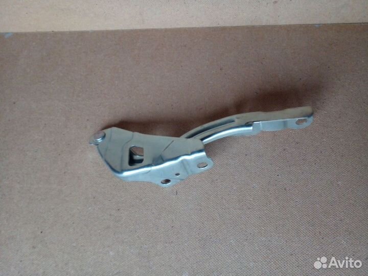 Петля капота правая Hyundai Solaris 1 оригинал