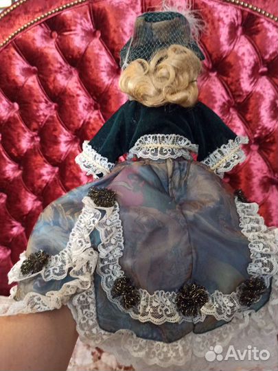 Кукла фарфоровая коллекционная Ребекка