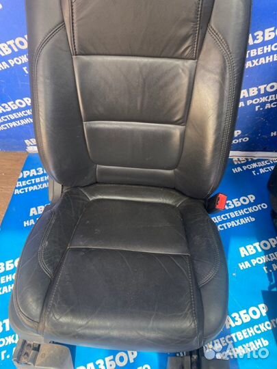 Передние сиденья Ford Explorer внедорожник KX BDA