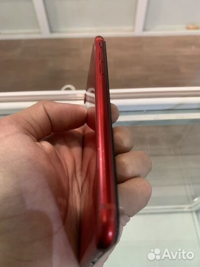 Телефон iPhone 8