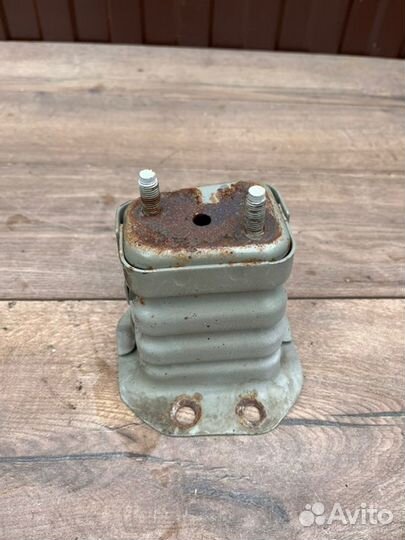 Кронштейн усилителя Geely Emgrand Ec7 1.5