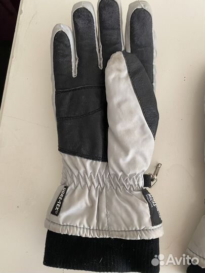 Вратарские перчатки