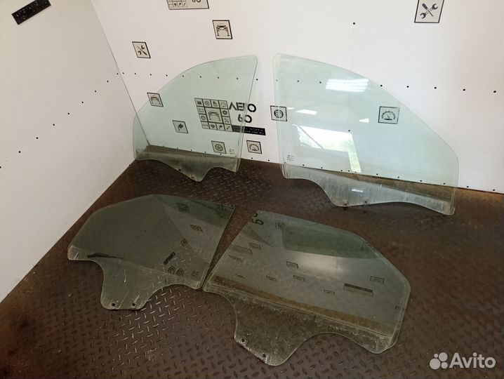 Стекло двери для Renault Logan