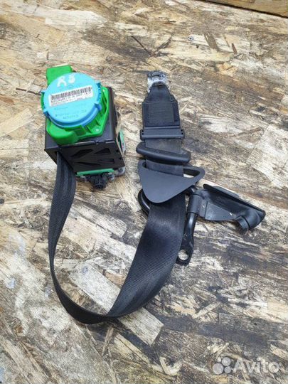 Ремень безопасности Audi R8 42 4.2 2008