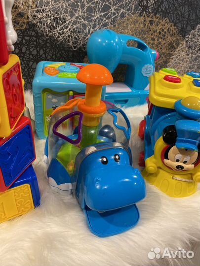 Развивающие игрушки фирменные штучно пакетом