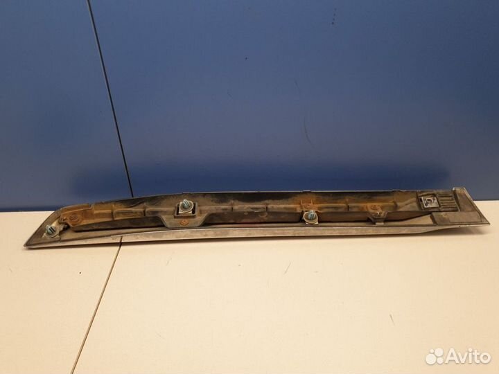 Молдинг задней правой двери Toyota Land Cruiser 20