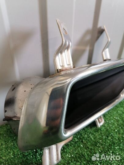 Накладка глушителя задняя левая Genesis G80 DH