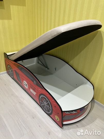 Детская кровать машинка