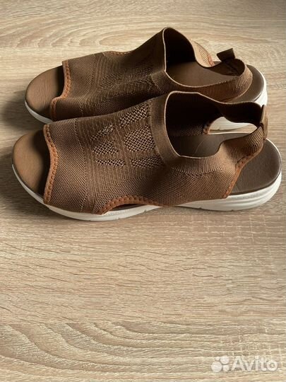 Сандалии размер 41-42