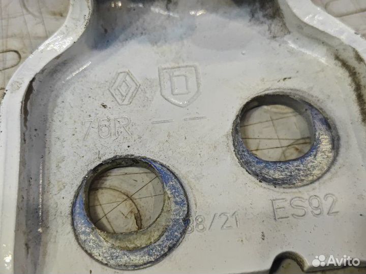 Петля двери правая Renault Arkana