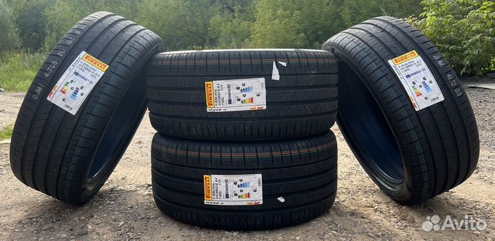 Pirelli P Zero PZ4 275/40 R22 и 315/35 R22