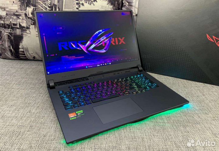 Asus ROG Strix G17 RTX 4070 Ryzen 9 7845HX 2.5K