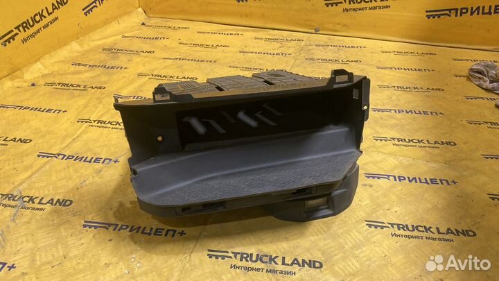 Бардачок/полка/консоль Volvo FH 4