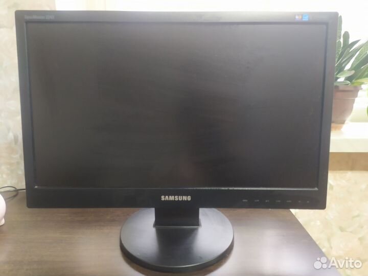 Монитор Samsung 2243SN