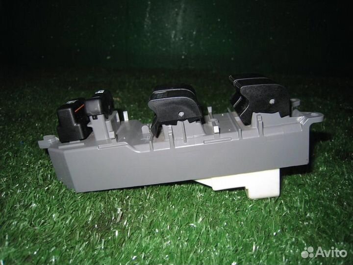 Блок управления стеклоподъемниками Toyota Auris E