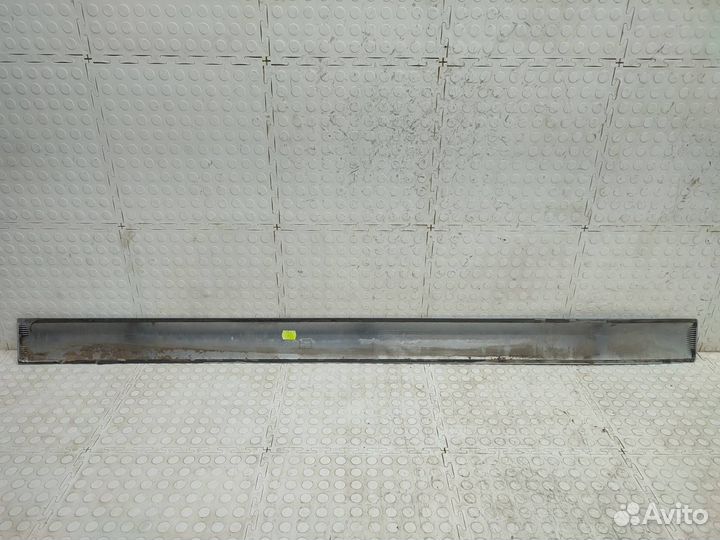 Накладка двери правая Volkswagen Transporter T5