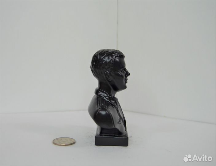 Бюст Гагарин Ю. А. чугун