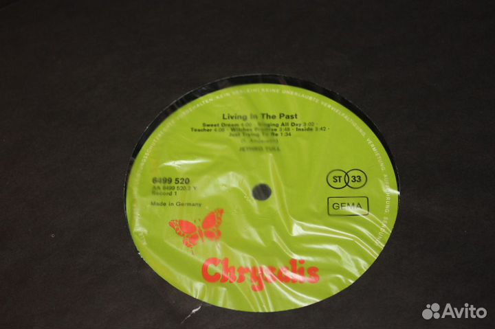 Jethro Tull «Living In The Past»