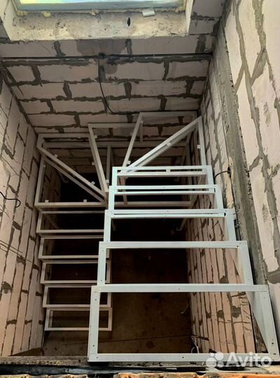 Обшивка ступеней Ясенем