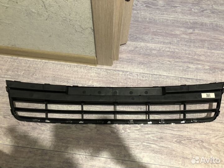 Решетка радиатора на volkswagen tiguan 2010г