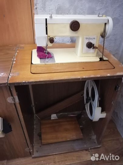 Швейная машина Чайка 134