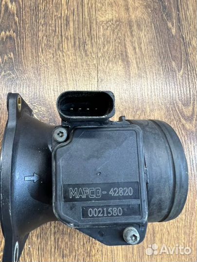 Датчик массового расхода воздуха Volkswagen Passat