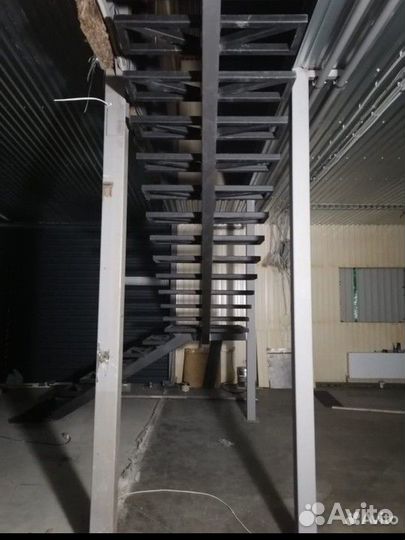 Металлическая лестница