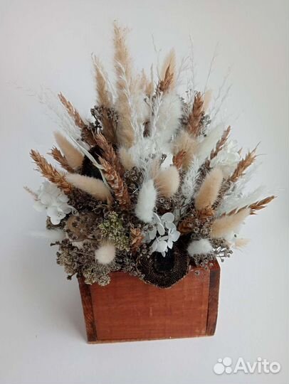 Композиция из сухоцветов