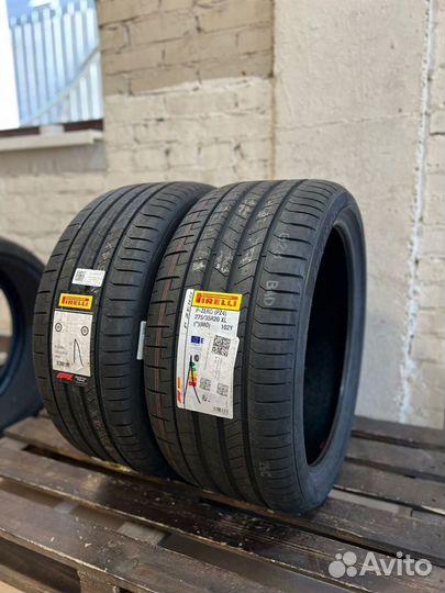 Pirelli P Zero PZ4 275/35 R20 и 245/40 R20 102Y