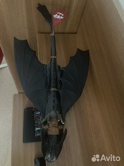 Дракон Беззубик и Иккинг, фигурки из кинотеатра