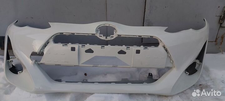 Бампер передний Totota Aqua