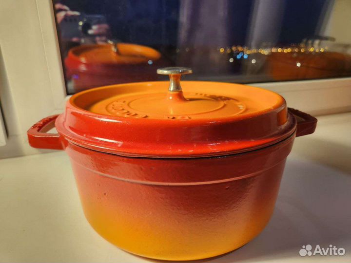 Кастрюля чугунная staub