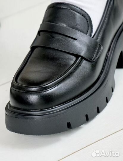 Лоферы женские