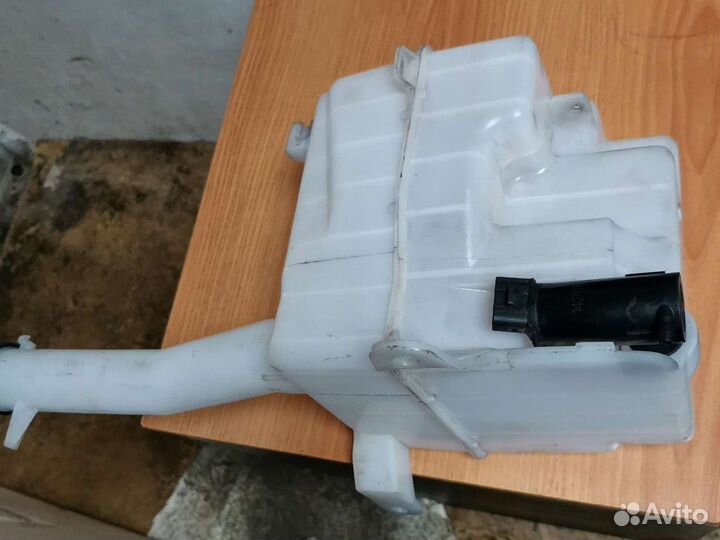 Бачок омывателя стекла Тойота